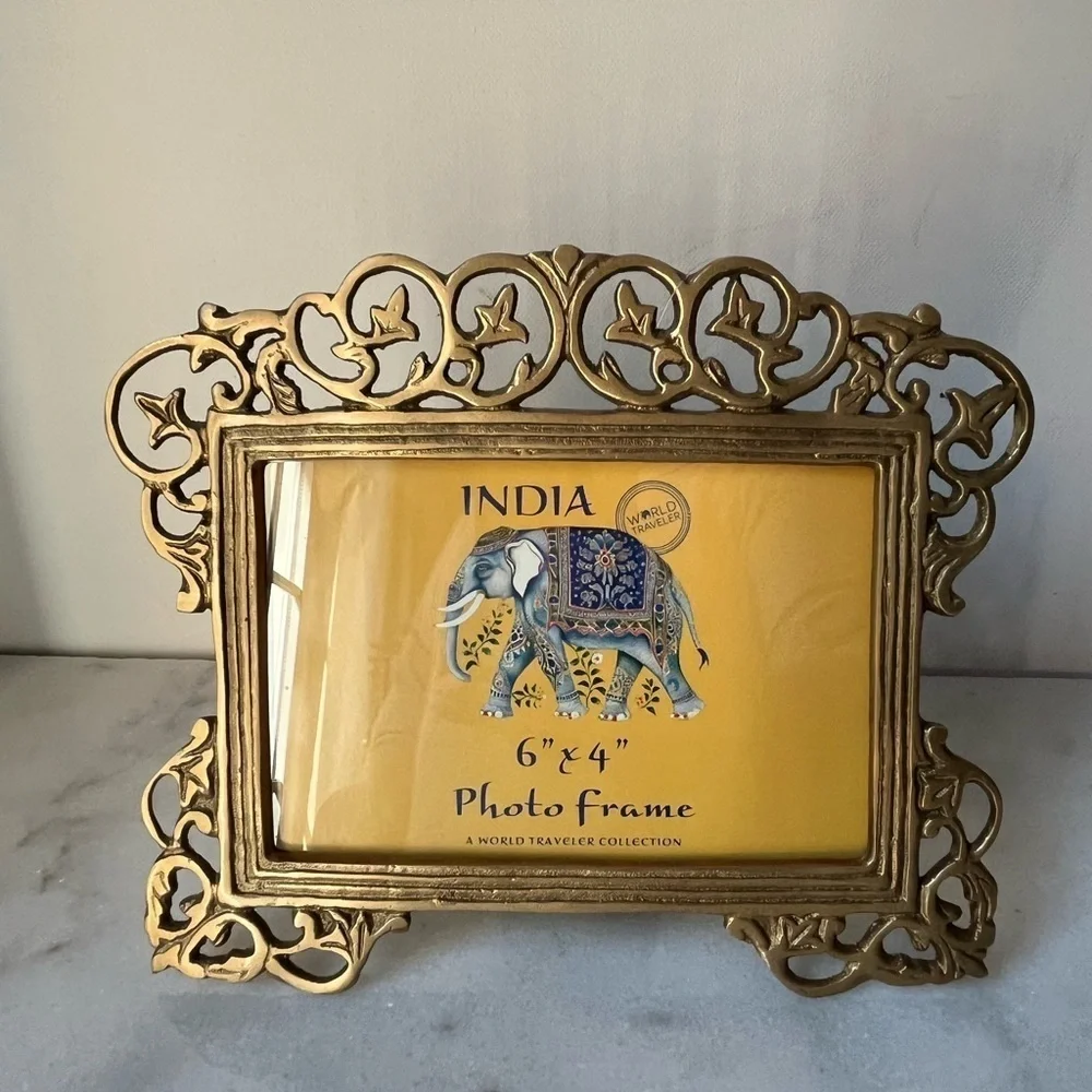 Ornate brass picture frame for 6”x4” photo